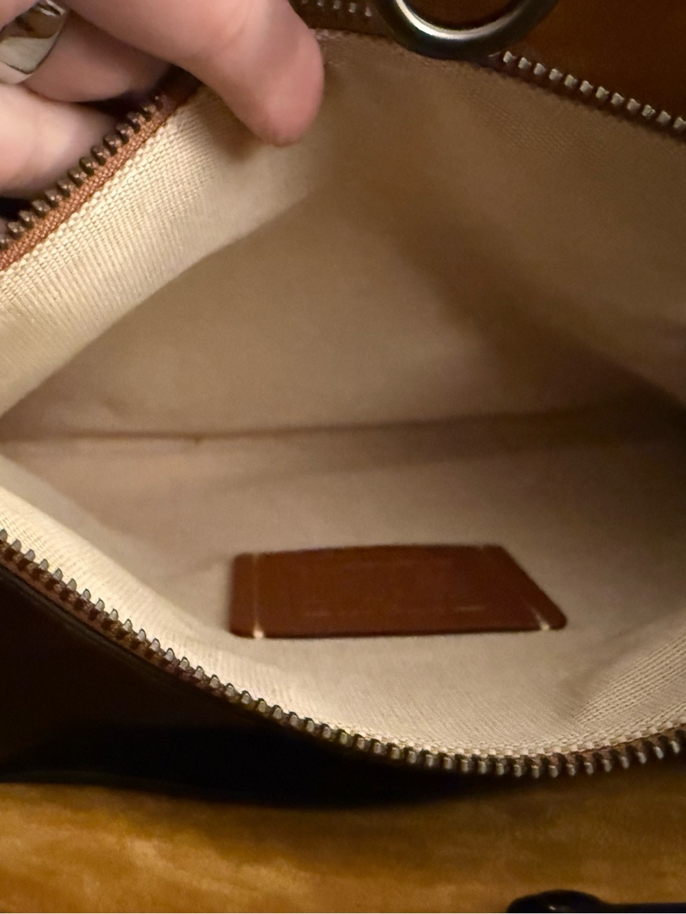 Coach Black Cooper Carryall 1941 - Picture 4 of 11